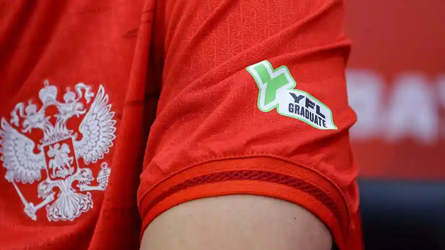Выпускники ЮФЛ сыграют за сборную России со специальными шевронами